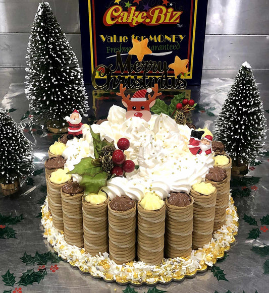 Cannoli Christmas Cake